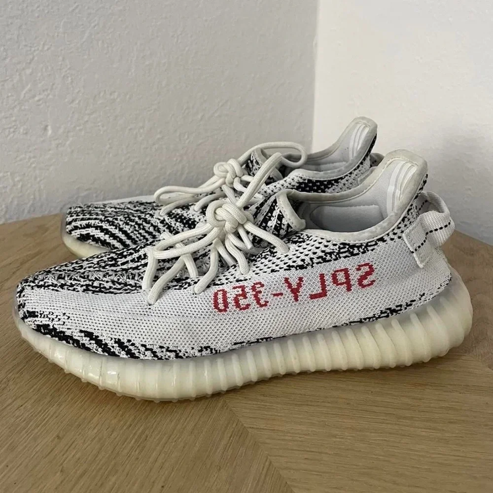Adidas Yeezy Boost 350 V2 Zebra White Black Red Size US 7.5 UK 7 EUR 40 2/3 - Picture 1 of 4